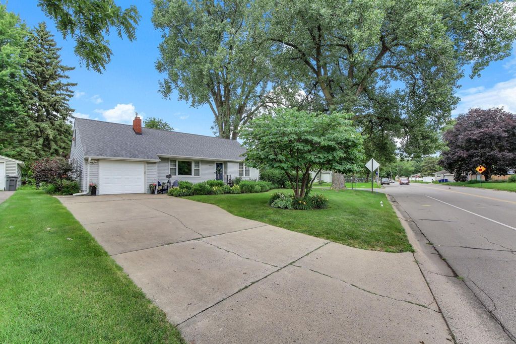 1827 44th Avenue NE, Columbia Heights, MN 55421 — photo 3