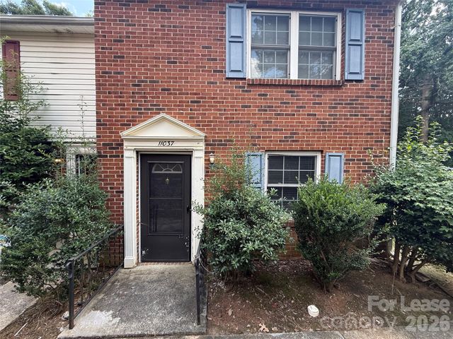 11037 Hunter Trail Lane, Charlotte, NC 28226
