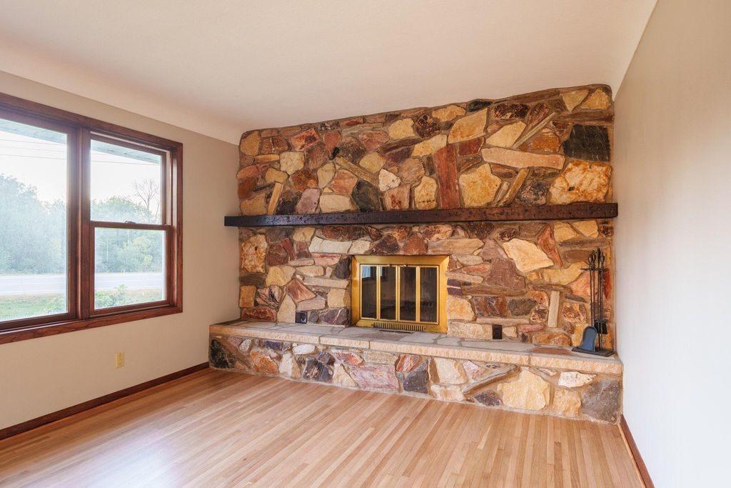 327 Pine Avenue, Vermillion, MN 55085 — photo 5