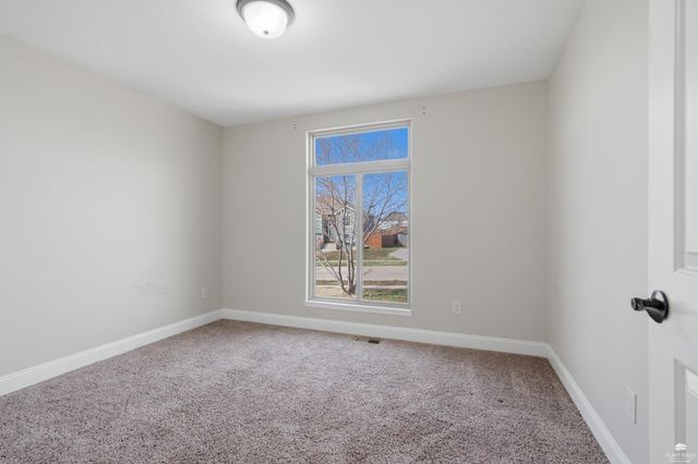 1001 Dagen Lane, Junction City, KS 66441