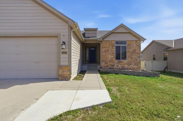 1001 Dagen Lane, Junction City, KS 66441