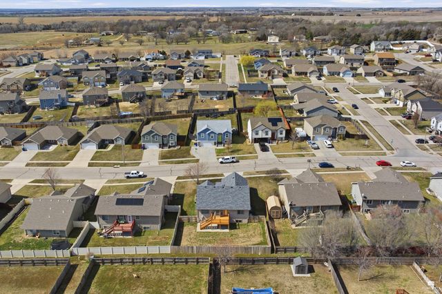 1001 Dagen Lane, Junction City, KS 66441