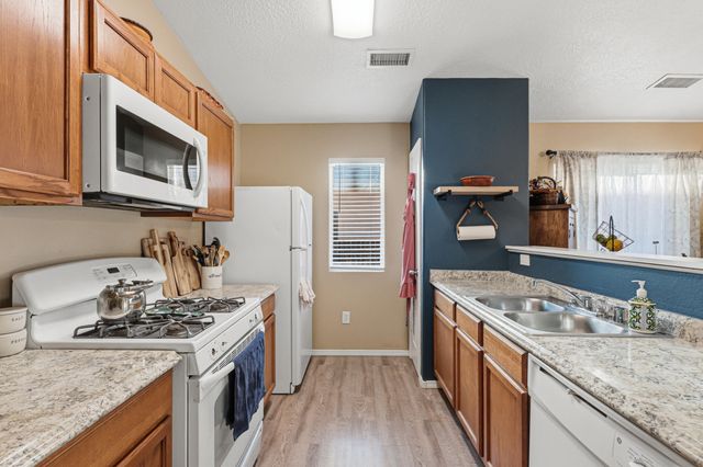 34 Salida Del Sol, Los Lunas, NM 87031