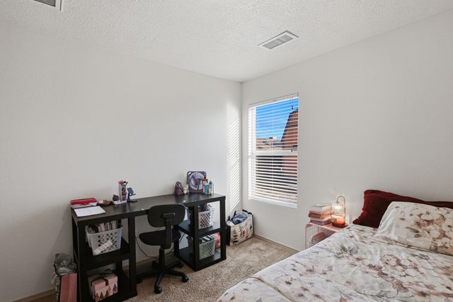 34 Salida Del Sol, Los Lunas, NM 87031