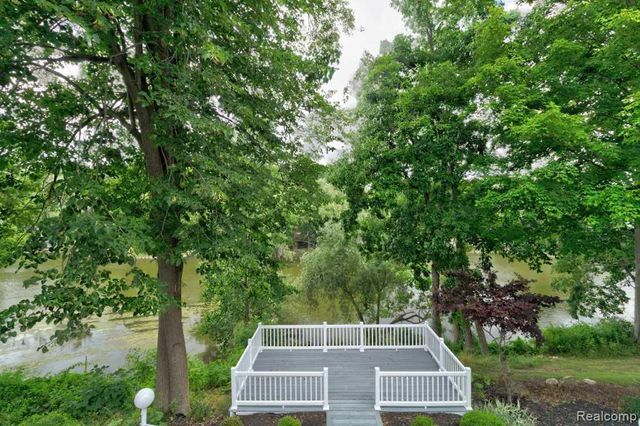 2973 Thorncrest Drive, Grand Rapids, MI 49546