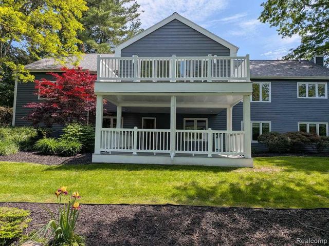 2973 Thorncrest Drive, Grand Rapids, MI 49546