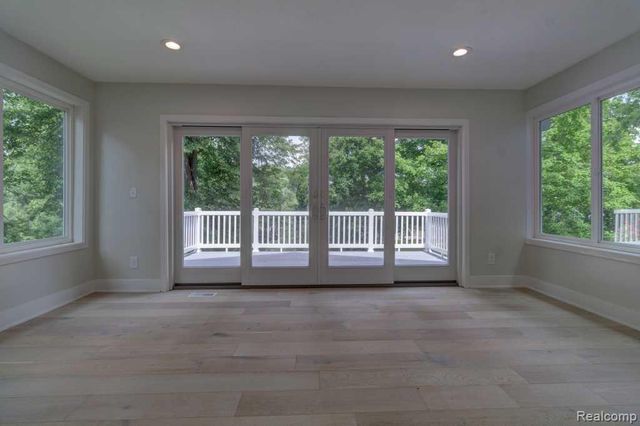 2973 Thorncrest Drive, Grand Rapids, MI 49546