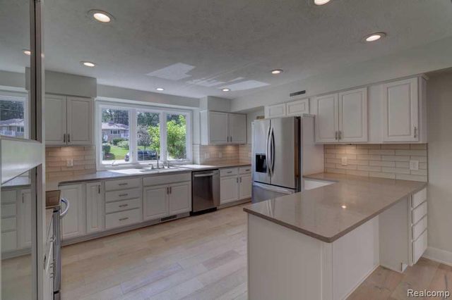 2973 Thorncrest Drive, Grand Rapids, MI 49546
