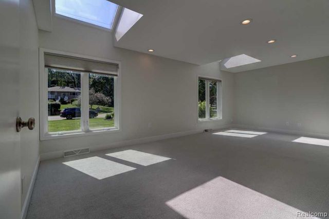2973 Thorncrest Drive, Grand Rapids, MI 49546