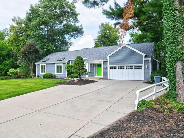 2973 Thorncrest Drive, Grand Rapids, MI 49546