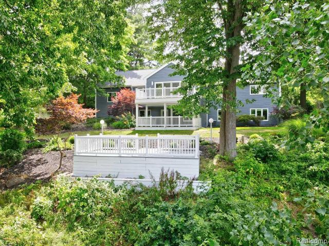 2973 Thorncrest Drive, Grand Rapids, MI 49546