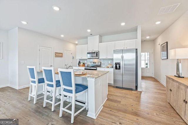 5313 Melbourne Lane, Flowery Branch, GA 30542