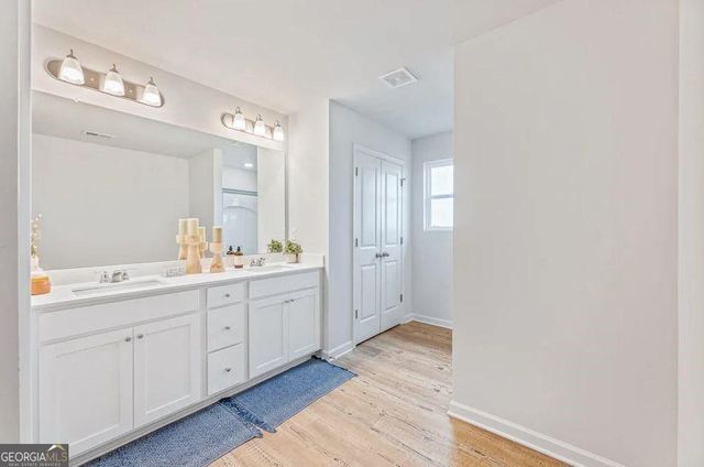 5313 Melbourne Lane, Flowery Branch, GA 30542
