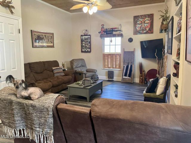 1204 Porter Avenue, Ocean Springs, MS 39564