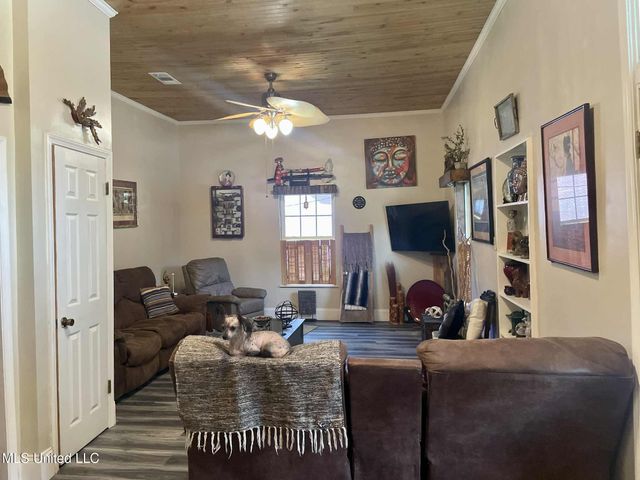 1204 Porter Avenue, Ocean Springs, MS 39564