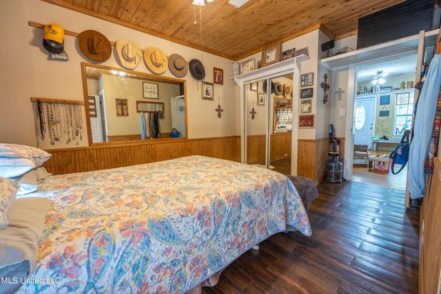 1204 Porter Avenue, Ocean Springs, MS 39564