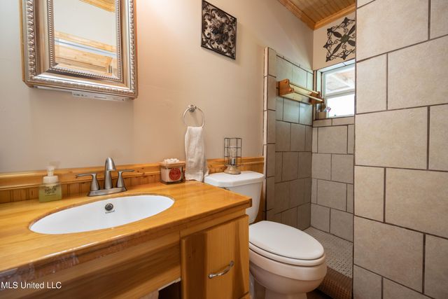 1204 Porter Avenue, Ocean Springs, MS 39564