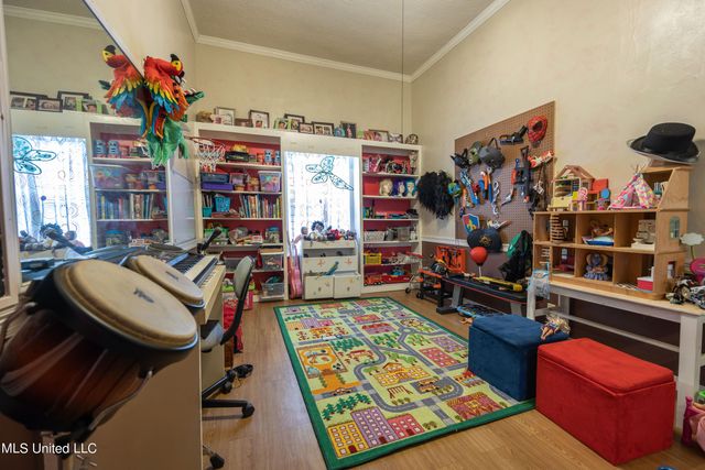 1204 Porter Avenue, Ocean Springs, MS 39564