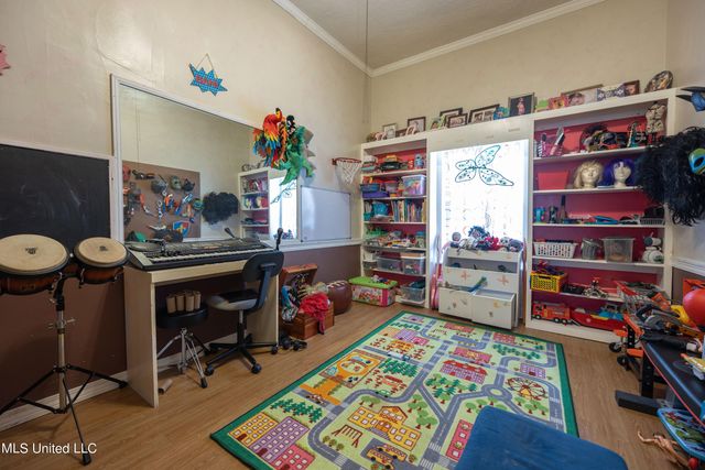 1204 Porter Avenue, Ocean Springs, MS 39564