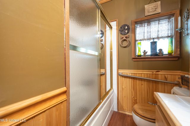 1204 Porter Avenue, Ocean Springs, MS 39564