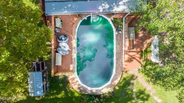 1204 Porter Avenue, Ocean Springs, MS 39564