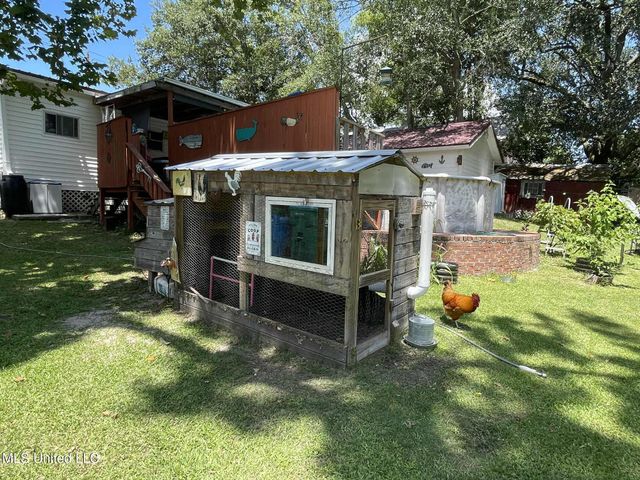 1204 Porter Avenue, Ocean Springs, MS 39564