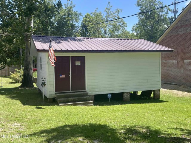 1204 Porter Avenue, Ocean Springs, MS 39564