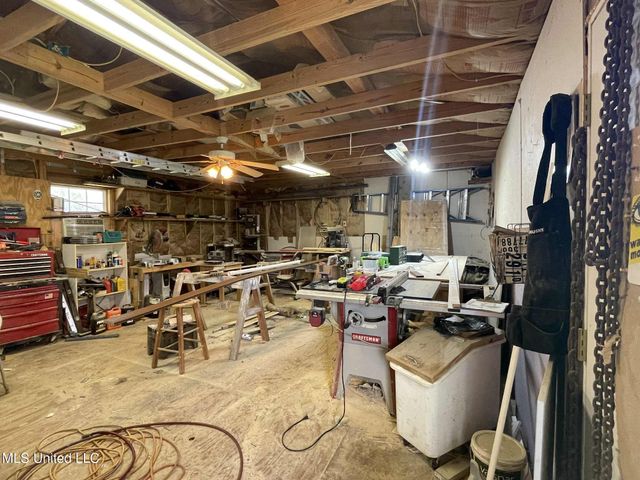 1204 Porter Avenue, Ocean Springs, MS 39564