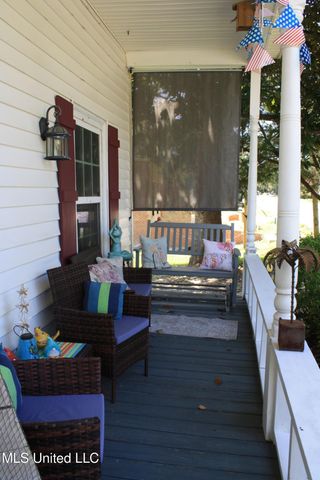 1204 Porter Avenue, Ocean Springs, MS 39564