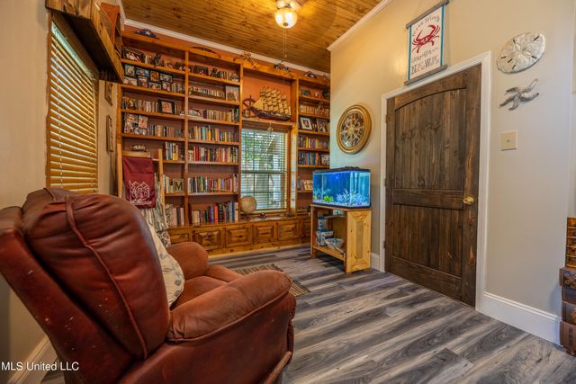 1204 Porter Avenue, Ocean Springs, MS 39564