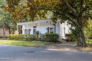 1204 Porter Avenue, Ocean Springs, MS 39564