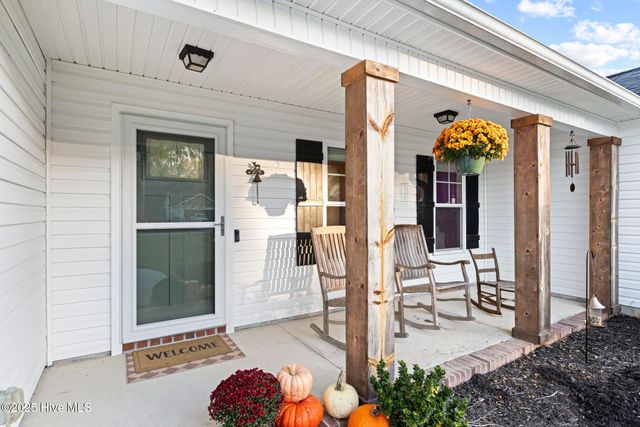 206 N Windy Ridge Road, Hubert, NC 28539