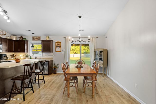 206 N Windy Ridge Road, Hubert, NC 28539