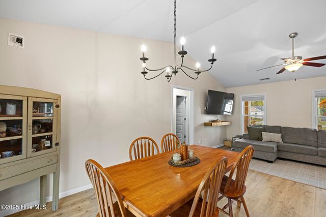 206 N Windy Ridge Road, Hubert, NC 28539