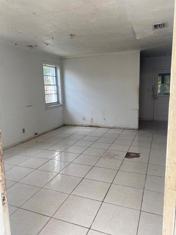 756 W 1st Street, Riviera Beach, FL 33404