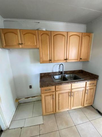 756 W 1st Street, Riviera Beach, FL 33404