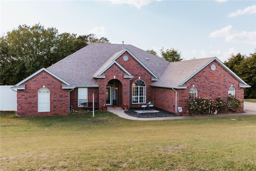 111 Key Drive, Wellston, OK 74881