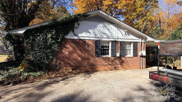 3116 Gardner Park Drive, Gastonia, NC 28054