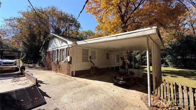 3116 Gardner Park Drive, Gastonia, NC 28054