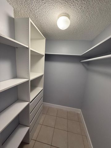 16465 NE 22nd Avenue 105, North Miami Beach, FL 33160