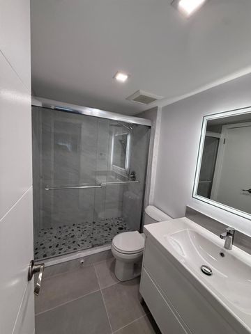 16465 NE 22nd Avenue 105, North Miami Beach, FL 33160