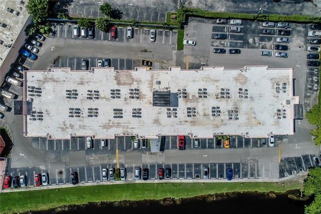 16465 NE 22nd Avenue 105, North Miami Beach, FL 33160