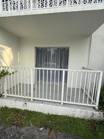 16465 NE 22nd Avenue 105, North Miami Beach, FL 33160