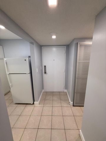 16465 NE 22nd Avenue 105, North Miami Beach, FL 33160