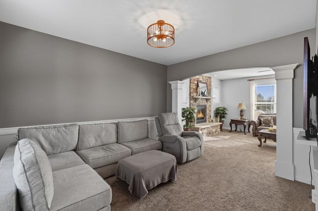 3353 Field Hawk Drive, Valparaiso, IN 46383