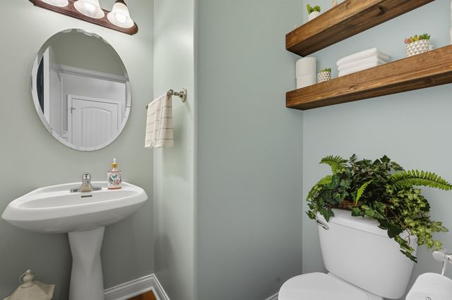 3353 Field Hawk Drive, Valparaiso, IN 46383