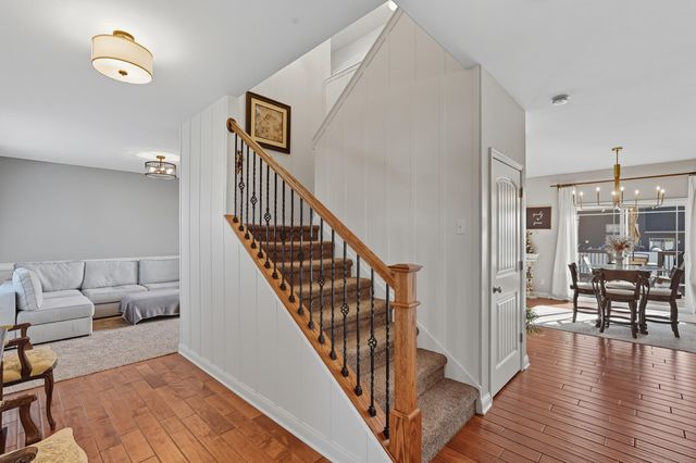 3353 Field Hawk Drive, Valparaiso, IN 46383