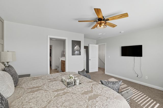 3353 Field Hawk Drive, Valparaiso, IN 46383