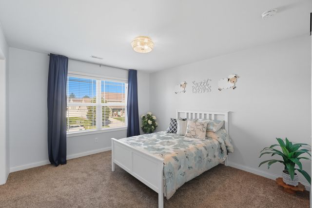 3353 Field Hawk Drive, Valparaiso, IN 46383