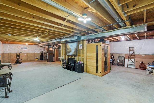 3353 Field Hawk Drive, Valparaiso, IN 46383